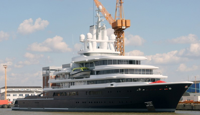 Luna, a luxury 115 meter Motor yacht