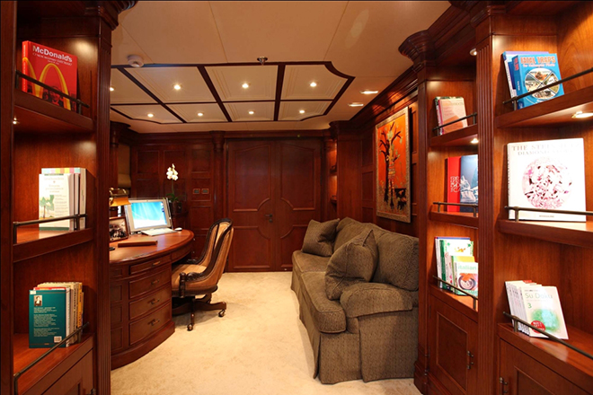 Best yacht Interior NOMAD 4