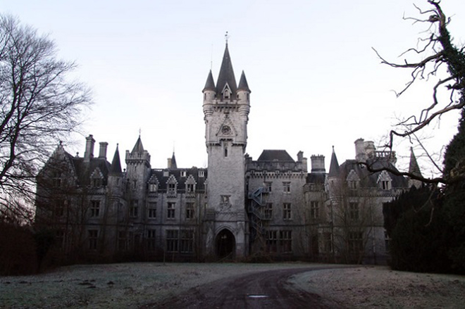 7 ABANDONED MANSIONS FROM AROUND THE WORLD 7