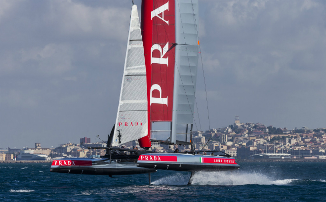 In its return to England the America's Cup receives a royal welcome 4