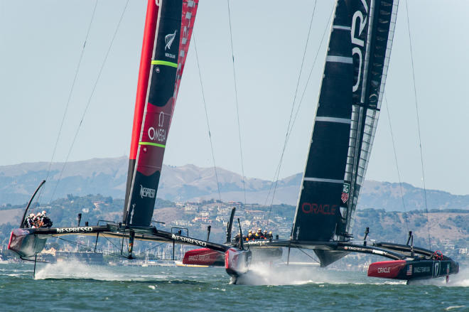 In its return to England the America's Cup receives a royal welcome 5