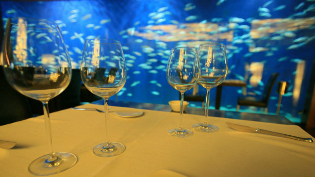 best tunderwater restaurants-submarino