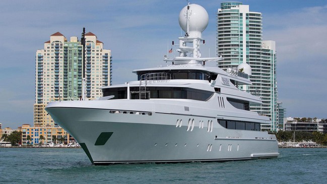 Discover Celebrities’ Favorite Luxury Yachts to Charter 12