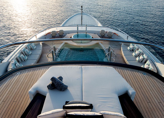 Be Amazed by 9 of the World's Most Stylish Luxury Yachts and Sailboats 8